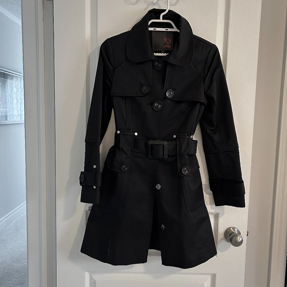 Trending! The Must-Have Black Trench Coat – Sz S